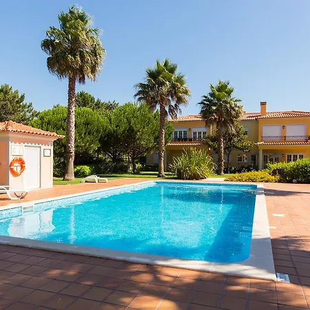 Holiday home Praia Del Rey Holiday House *