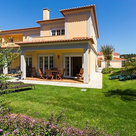 Holiday home Praia Del Rey Holiday House *