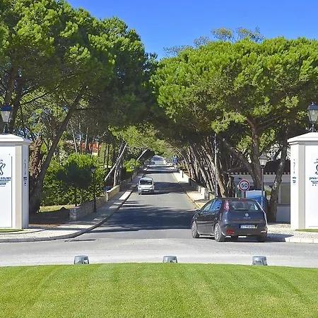 Praia Del Rey Holiday House *