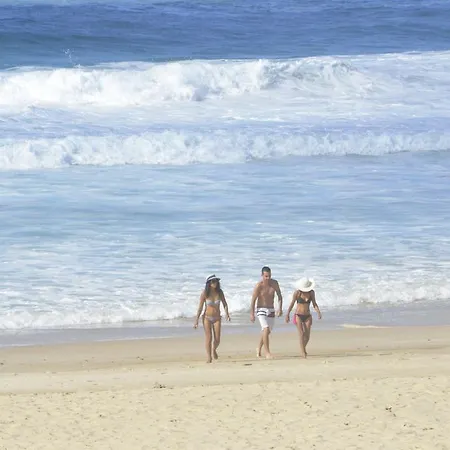 Praia Del Rey Holiday House Holiday home *